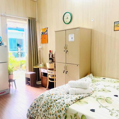 Cozy Homestay With Large Bed, Private Bathroom, Large Balcony Hanoj Exteriér fotografie