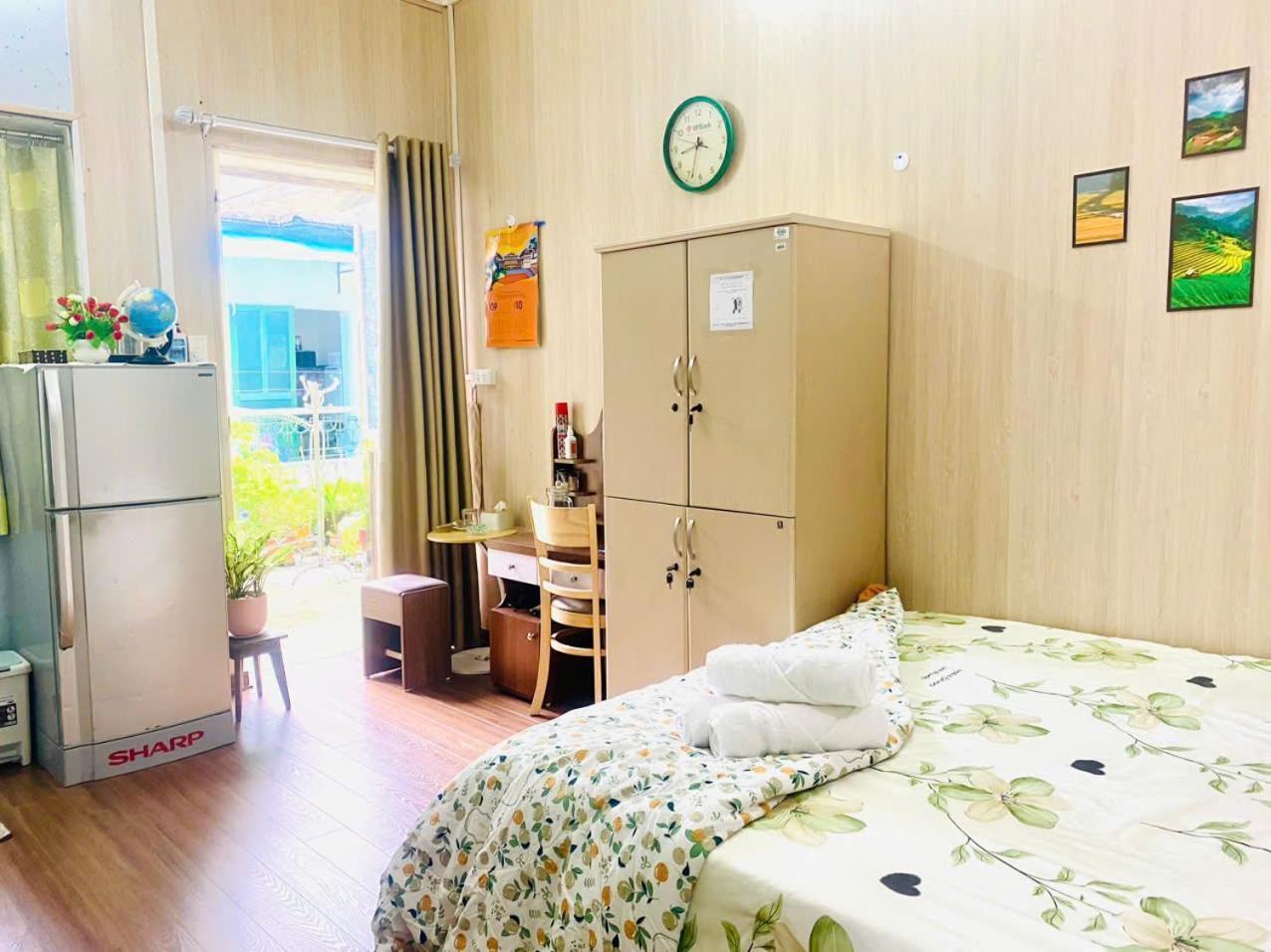 Cozy Homestay With Large Bed, Private Bathroom, Large Balcony Hanoj Exteriér fotografie